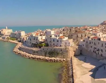 Molo San Lorenzo * Vieste